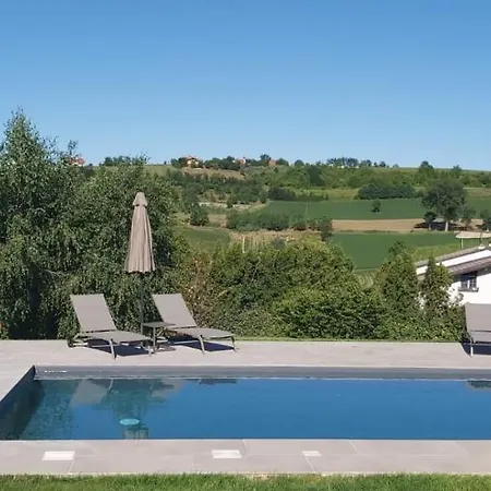 Bed & Breakfast Cascina Il Volo 4*