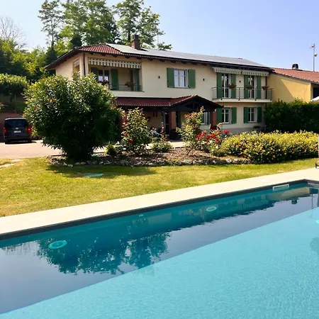 Cascina Il Volo 住宿加早餐酒店 4*