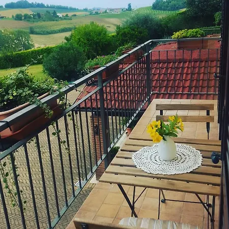 Cascina Il Volo 住宿加早餐酒店 蒙卡沃